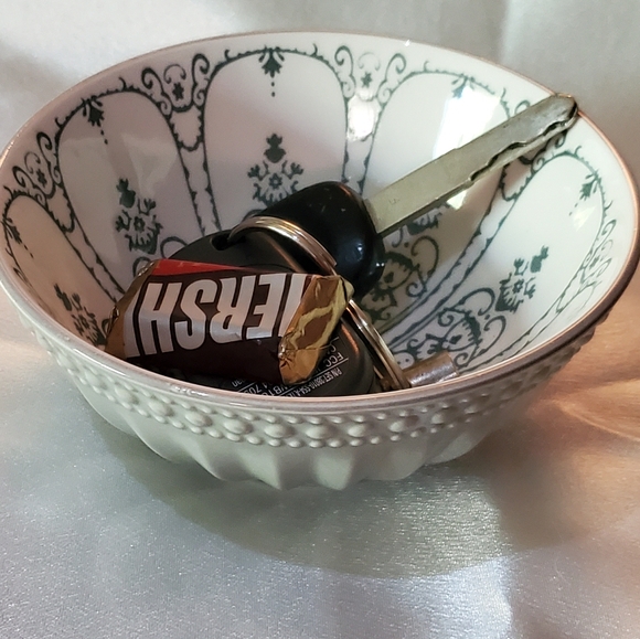 Trinket Dish‎ - Picture 4 of 5